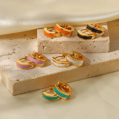 Preciosos pendientes de acero con esmalte de colores, chapados en oro de 18k. - Madoma & Co.