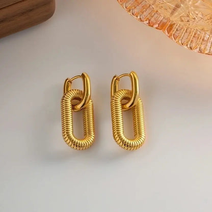 Pendientes eslabones en acero inoxidable, un diseño elegante y versátil para cualquier ocasión - Madoma & Co.