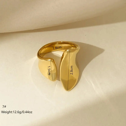 Anillo Geométrico de Oro de 14K: Elegancia Minimalista - Madoma & Co.