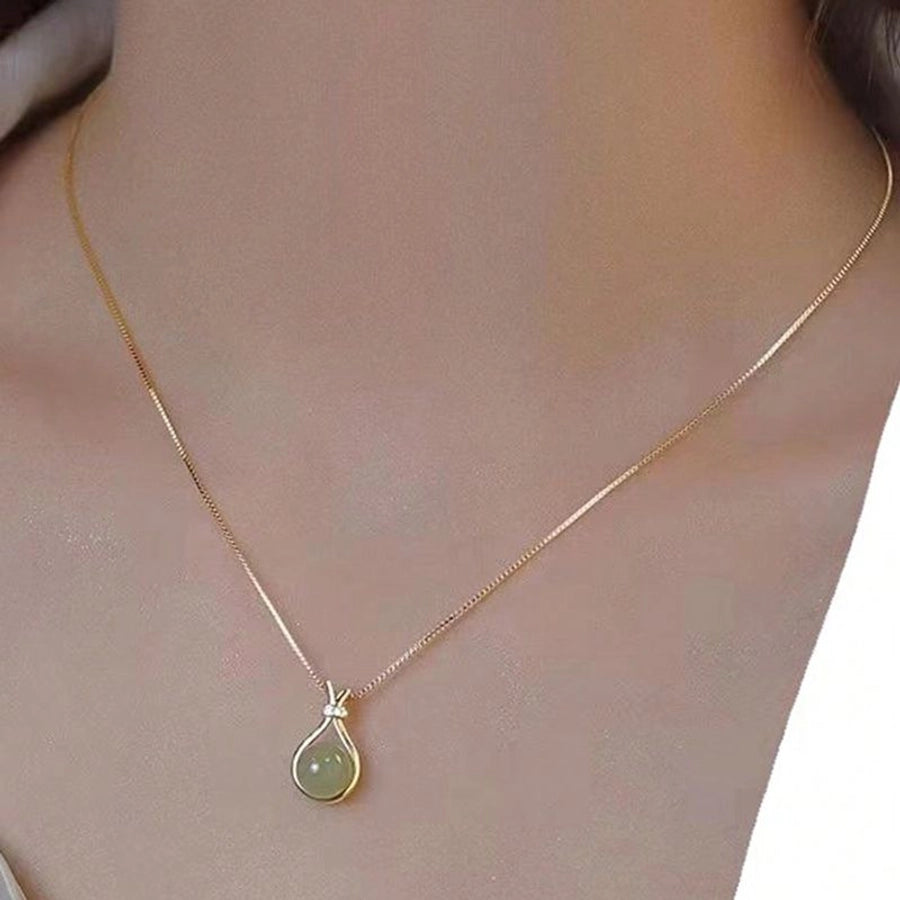 Stainless Steel 18K Gold Plated Fashionable Pendant Necklace Suitable for Ladies to Wear When Shopping Everyday Madoma & Co.