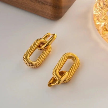 Pendientes eslabones en acero inoxidable, un diseño elegante y versátil para cualquier ocasión - Madoma & Co.