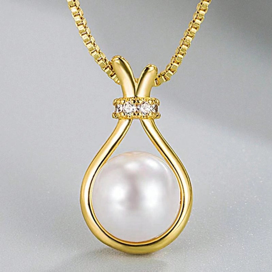 Stainless Steel 18K Gold Plated Fashionable Pendant Necklace Suitable for Ladies to Wear When Shopping Everyday Madoma & Co.