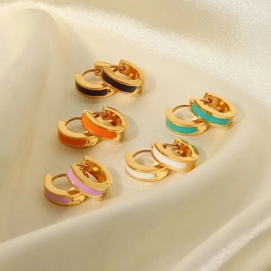 Preciosos pendientes de acero con esmalte de colores, chapados en oro de 18k. - Madoma & Co.