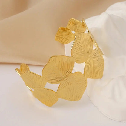 Brazaletes elegantes para eventos, acabados en oro 18k - Madoma & Co.