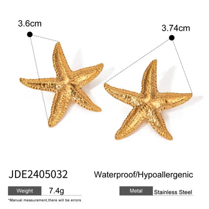 Estilo marino, con forma de estrella, acero inoxidable bañado en oro de 18K, modernidad y frescura. - Madoma & Co.