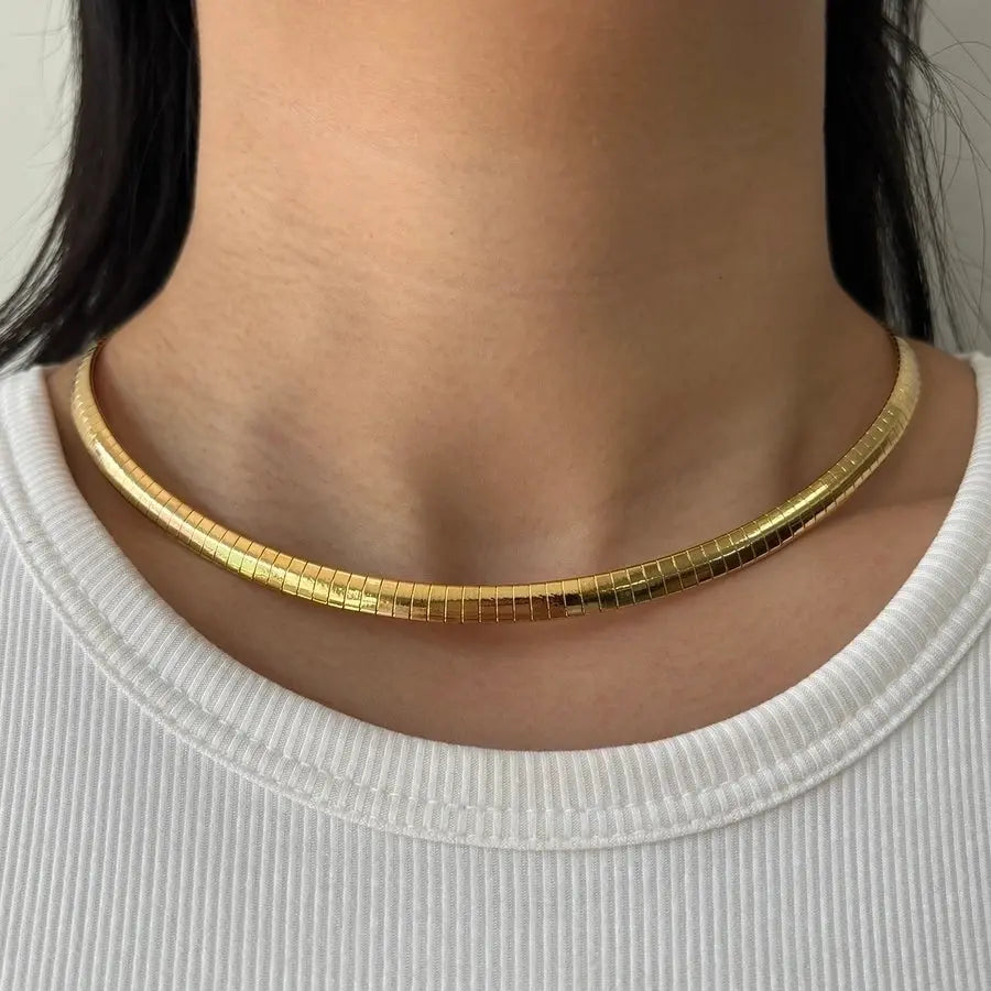 Collar rígido básico - Madoma & Co.